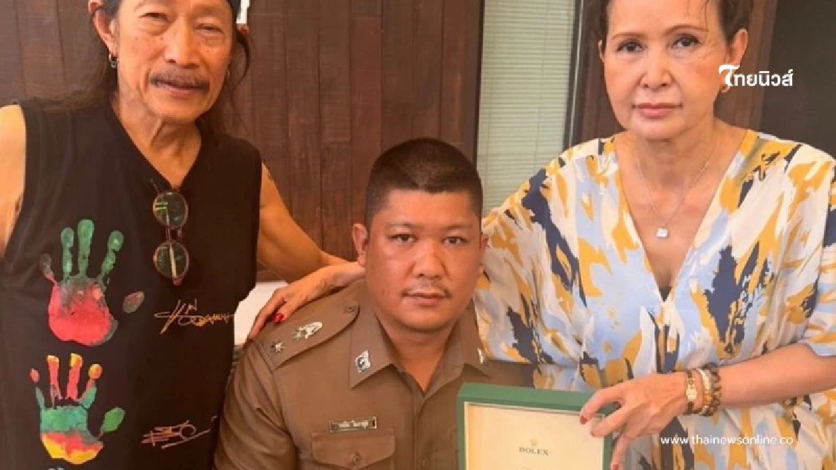 "แอ๊ด คาราบาว"  ยิ้มไม่หุบ ลูกชายติดยศ ว่าที่ พ.ต.ท. มอบของขวัญฉลอง