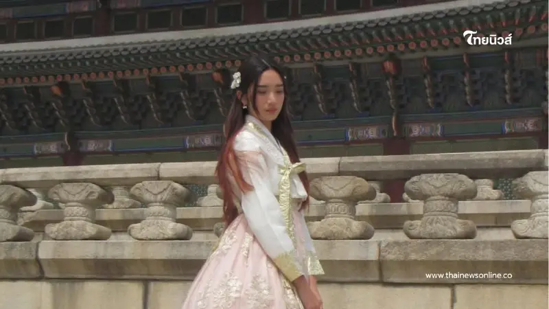 ออร่าพุ่ง “น้องณดา” เช็กอินเกาหลีในชุดฮันบก ชาวเน็ตแห่ชม ออร่าพุ่ง “น้องณดา” เช็กอินเกาหลีในชุดฮันบก ชาวเน็ตแห่ชม