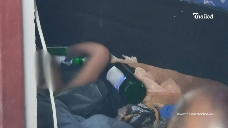 หนุ่มวัย 22 ดับสลดคาห้องนอน พบขวดเหล้าขาววางเกลื่อนข้างกาย