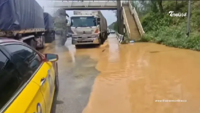 เลี่ยงได้เลี่ยง มิตรภาพน้ำท่วมผิวจราจรช่วงแก่งคอย รถติดสะสม-เคลื่อนตัวช้า