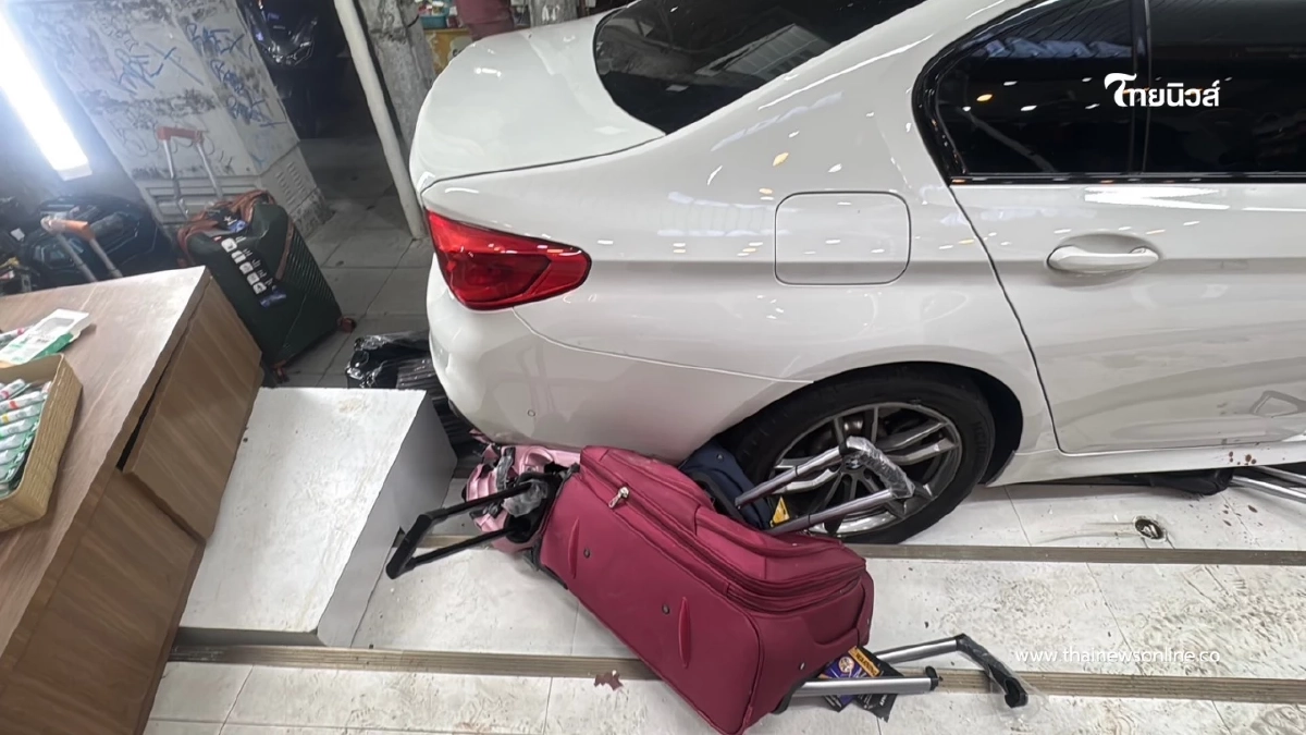 ระทึก! BMW ถอยชนคนบนฟุตบาทพัทยา ส่งผลบาดเจ็บระนาว 5 ราย