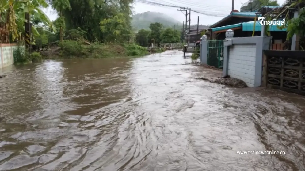 ฝนถล่มลำปาง ฝนตกชั่วโมงเดียวน้ำป่าซัดจมมิดกว่า 1 เมตร