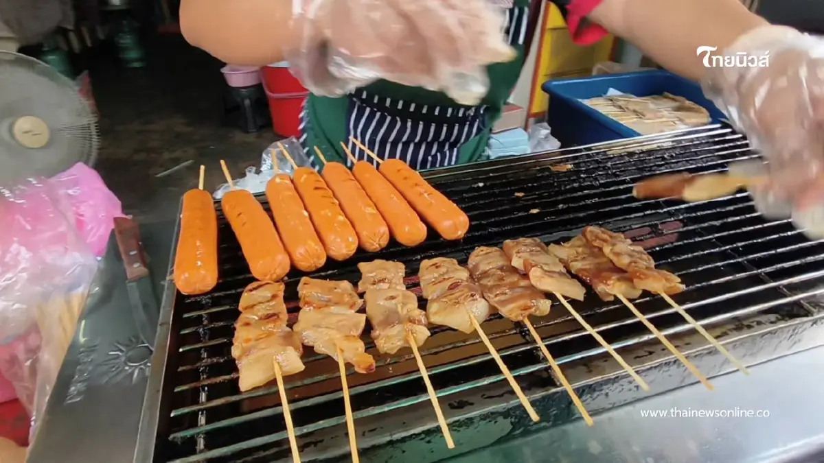 โครงการไทยช่วยไทยพลัสดันยอดขายร้านหมูปิ้งอุทัยธานีพุ่ง โครงการไทยช่วยไทยพลัสดันยอดขายร้านหมูปิ้งอุทัยธานีพุ่ง