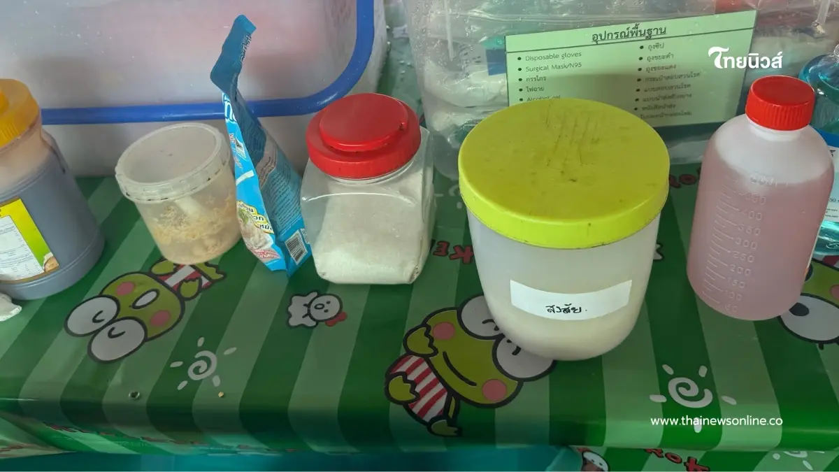 เซ่นก๋วยเตี๋ยวใส่ผงปริศนา เผยอาการ 13 ชีวิต หลังถูกหามส่ง รพ. ด่วน เซ่นก๋วยเตี๋ยวใส่ผงปริศนา เผยอาการ 13 ชีวิต หลังถูกหามส่ง รพ. ด่วน