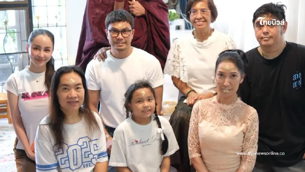 "หนุ่ม กะลา" เผยภาพล่าสุดควง จ๊ะโอ๋ ร่วมงานทำบุญบ้านคุณแม่ "หนุ่ม กะลา" เผยภาพล่าสุดควง จ๊ะโอ๋ ร่วมงานทำบุญบ้านคุณแม่