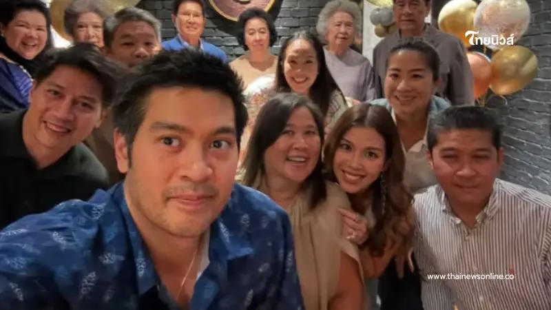 "ต๊อด ปิติ" โพสต์ภาพครอบครัว แคปชั่นพร้อมช่วย ก่อนถูกถามตรงๆ "ต๊อด ปิติ" โพสต์ภาพครอบครัว แคปชั่นพร้อมช่วย ก่อนถูกถามตรงๆ