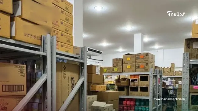 บุกทลายโกดังบางพลี ยึดเครื่องสำอางเถื่อน 3 หมื่นชิ้นเฉียด 10 ล้าน บุกทลายโกดังบางพลี ยึดเครื่องสำอางเถื่อน 3 หมื่นชิ้นเฉียด 10 ล้าน