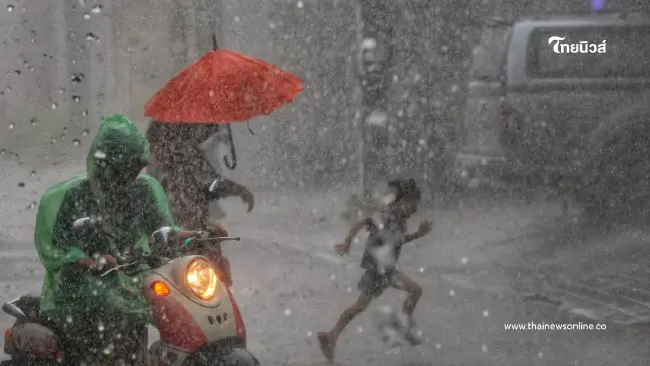 เปิด 52 จังหวัด อุตุฯ เตือนฝนตกหนักถึงหนักมาก ระวังน้ำท่วมฉับพลัน เปิด 52 จังหวัด อุตุฯ เตือนฝนตกหนักถึงหนักมาก ระวังน้ำท่วมฉับพลัน