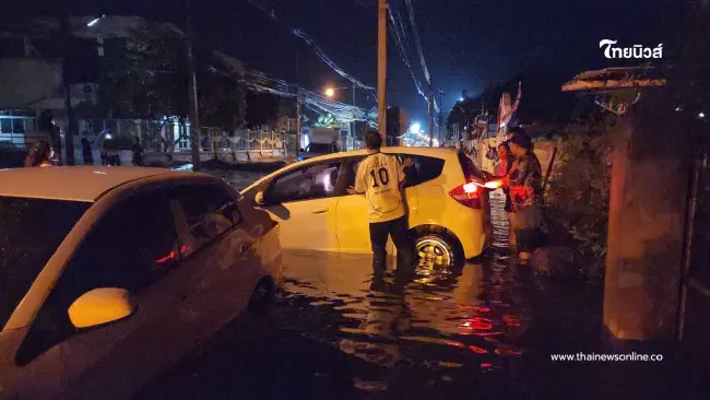 วิกฤตหนัก บุรีรัมย์ ฝนตกไม่ถึงชั่วโมง ทะลักท่วมบ้าน-รถดับจมน้ำ! วิกฤตหนัก บุรีรัมย์ ฝนตกไม่ถึงชั่วโมง ทะลักท่วมบ้าน-รถดับจมน้ำ!