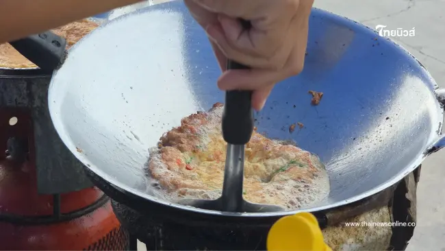 ข้าวไข่เจียวอุทัยธานีแบกทุนไข่ไก่แพง ตรึงราคาเดิมช่วยลูกค้า ข้าวไข่เจียวอุทัยธานีแบกทุนไข่ไก่แพง ตรึงราคาเดิมช่วยลูกค้า