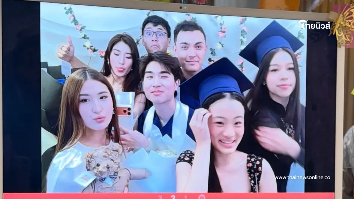 แห่ซูมตาแตก "โรเตอร์ ทองเจือ" เรียนจบไฮสคูล แต่คนหลุดโฟกัส แห่ซูมตาแตก "โรเตอร์ ทองเจือ" เรียนจบไฮสคูล แต่คนหลุดโฟกัส