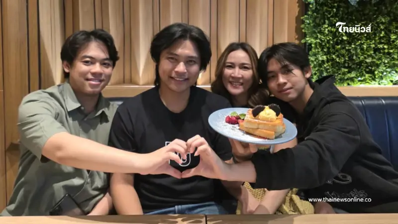 นักร้องดัง อวดภาพล่าสุดลูกชายคนเล็ก โตเป็นหนุ่มเต็มตัวแล้ว