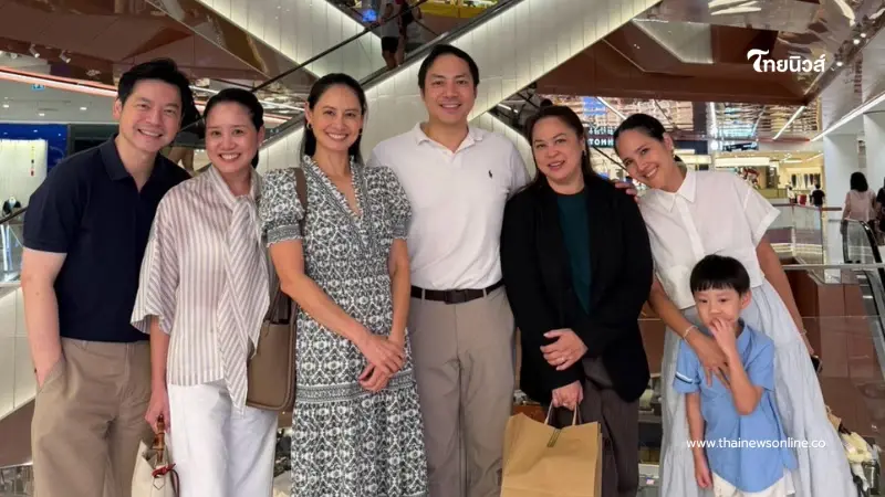 ส่องภาพล่าสุด อดีตนักแสดง ย้ายไปอเมริกา พาครอบครัวกลับเยี่ยมไทย ส่องภาพล่าสุด อดีตนักแสดง ย้ายไปอเมริกา พาครอบครัวกลับเยี่ยมไทย