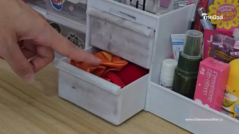 คนร้ายมุดฝ้าลักทองกว่า 1 ล้าน ผู้เสียหายร้องคดีไม่คืบ คนร้ายมุดฝ้าลักทองกว่า 1 ล้าน ผู้เสียหายร้องคดีไม่คืบ