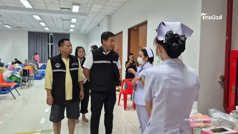 ผู้ว่าฯ ชัชชาติ ลุยน้ำท่วมลาดกระบัง เยี่ยมศูนย์พักพิง เผยยังขาดนมผง-ผ้าอ้อมสำเร็จรูป ผู้ว่าฯ ชัชชาติ ลุยน้ำท่วมลาดกระบัง เยี่ยมศูนย์พักพิง เผยยังขาดนมผง-ผ้าอ้อมสำเร็จรูป