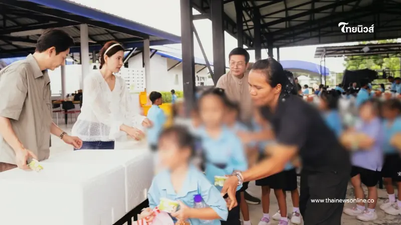 บอย-เจี๊ยบ ส่งต่อรอยยิ้ม มอบทุนรีโนเวทอาคารเรียนน้ำท่วมซ้ำซาก