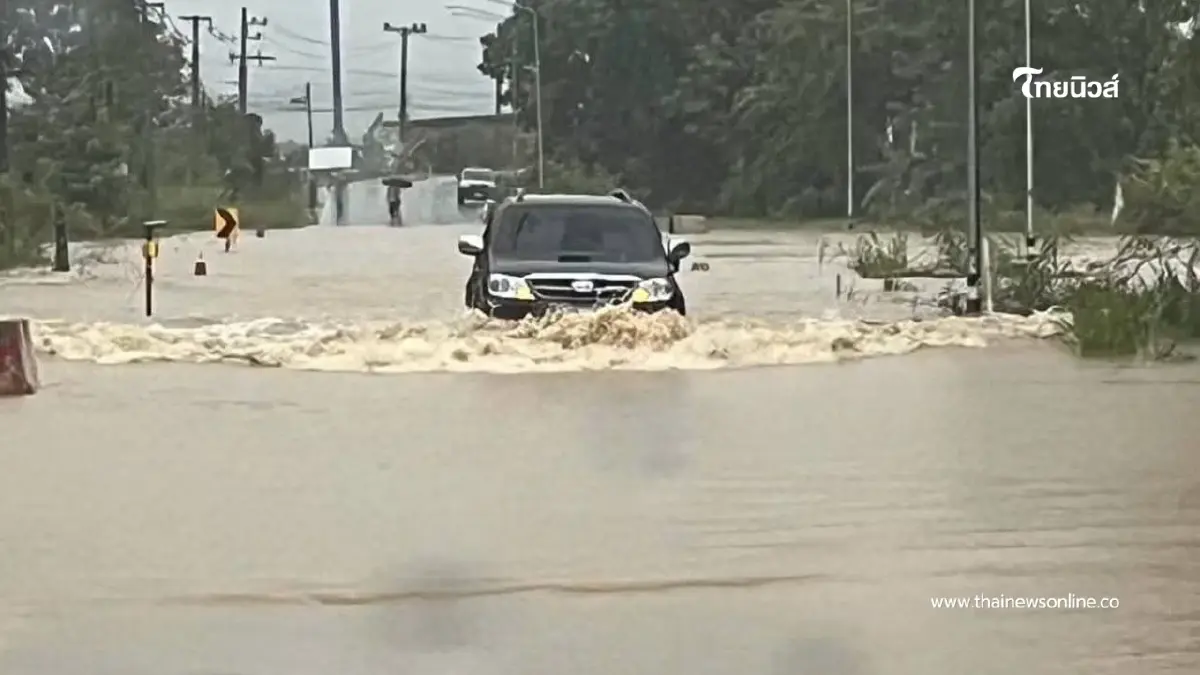 "เพชรบุรีอ่วม! ฝนถล่ม 7 ชม. น้ำป่าทะลัก ทางลอดจมมิด 4 ม."