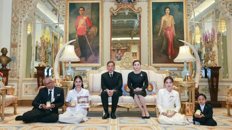 เนเน่ รอยัล เผยความรู้สึก หลัง ในหลวง-พระราชินี โปรดฯ ให้ เข้าเฝ้าฯ เนเน่ รอยัล เผยความรู้สึก หลัง ในหลวง-พระราชินี โปรดฯ ให้ เข้าเฝ้าฯ