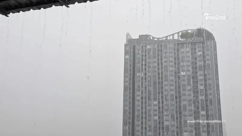 เปิดชื่อ 49 จังหวัด เจอฝนฟ้าคะนอง ฝนตกหนัก และมีลมกระโชกแรง